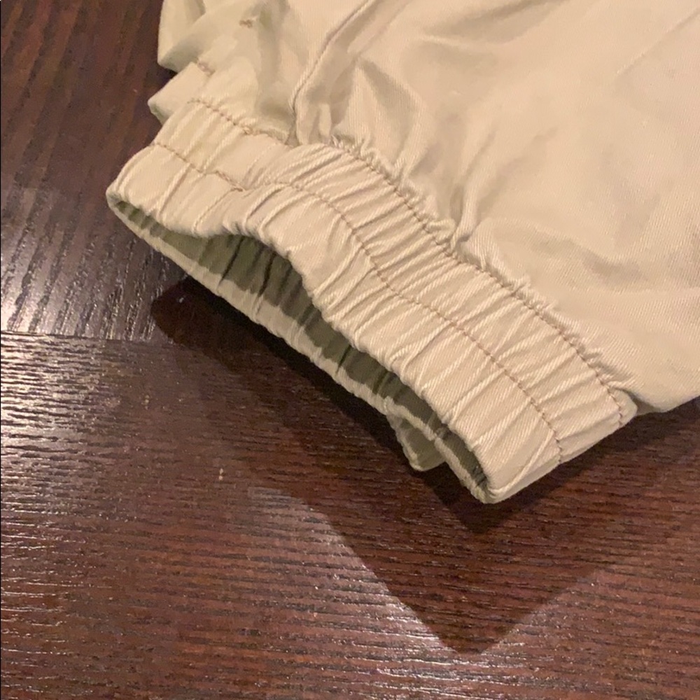 Amazon Basics Khaki - image 2